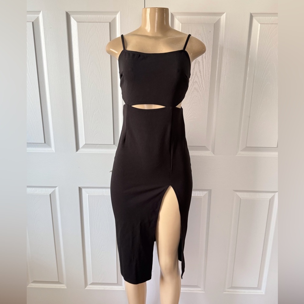 Black cut out midi dress- size XS

New with tags